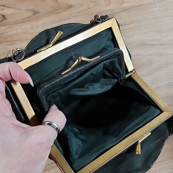 GUC Vintage Quilted Black Leather Mini BAG - Picture 5 of 6